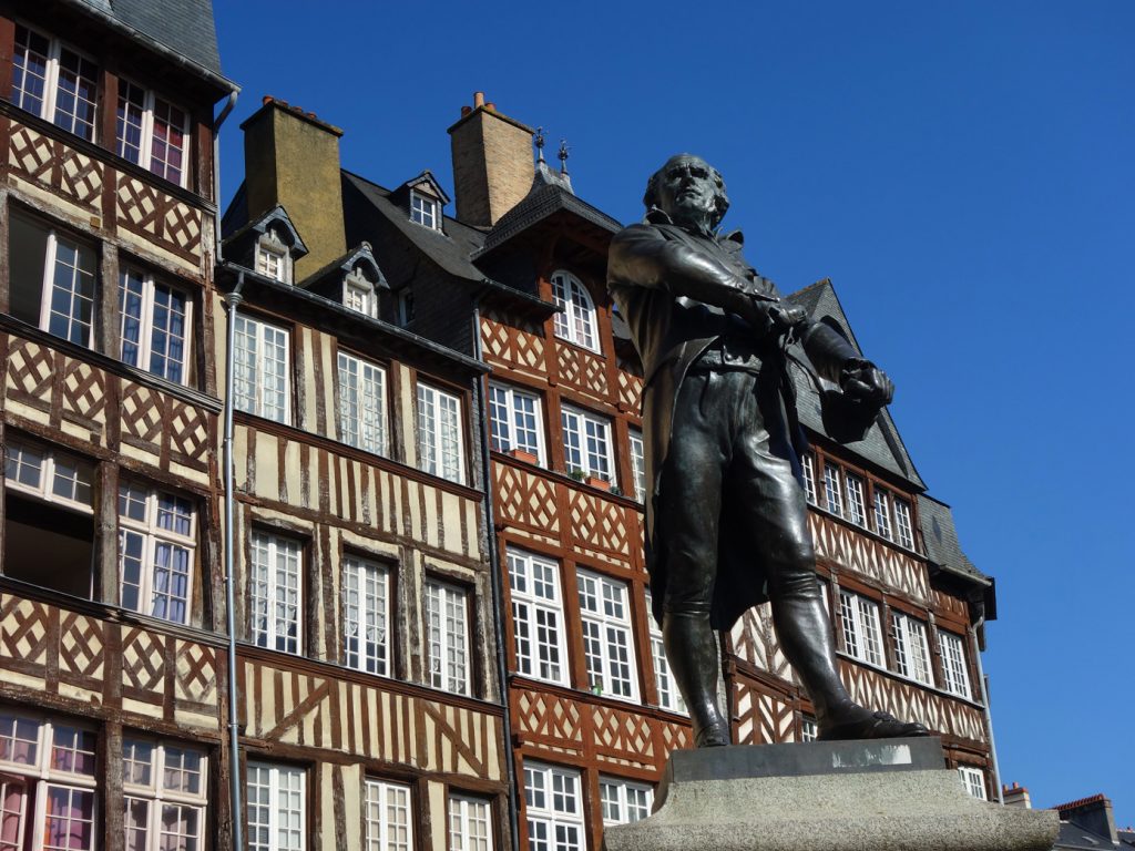 Place du Champ-Jacquet, Statue Jean Leperdit, Rennes